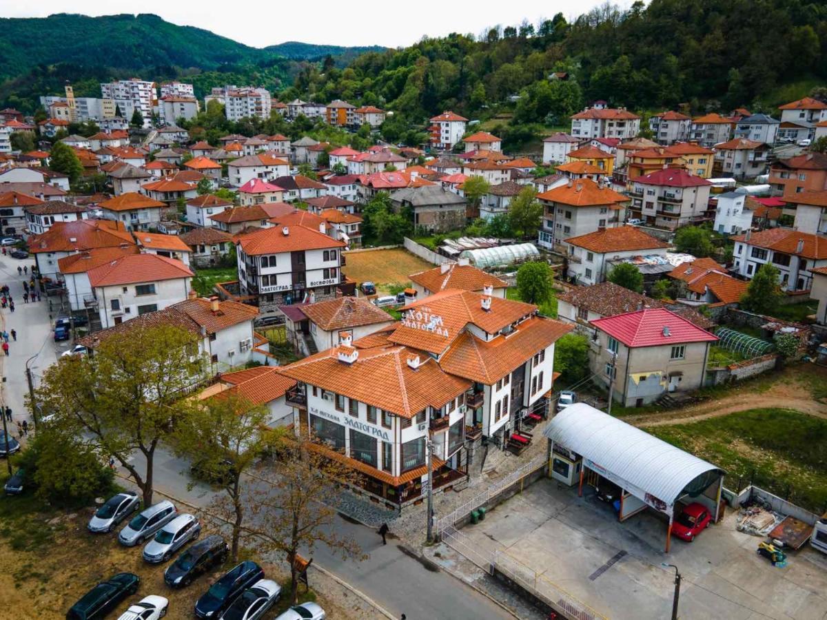 Семеен Хотел Златоград Exterior photo