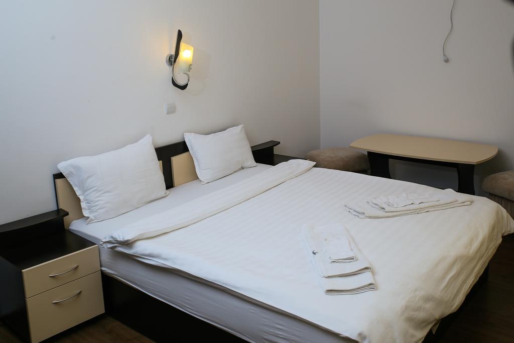 Семеен Хотел Златоград Room photo